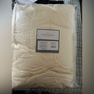 Threshold 2 piece comforter set
